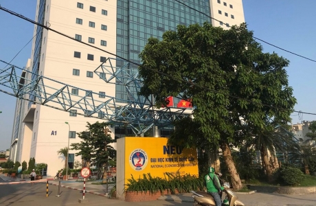 Thầy trò ĐH Kinh tế quốc dân “ngộp thở” vì thời khóa biểu mới