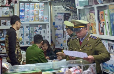 Cục QLTT thành phố Hồ Chí Minh kiểm tra hoạt động hóa chất, xử phạt hơn 500 triệu đồng