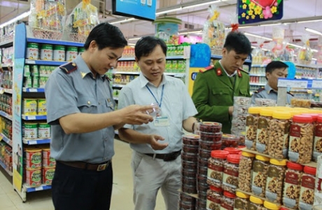 Vận động ít nhất 90% số hộ sản xuất nông nghiệp đăng ký, cam kết bảo đảm ATTP