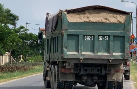 Hải Dương: Thanh tra giao thông bị hành hung khi kiểm tra xe quá tải