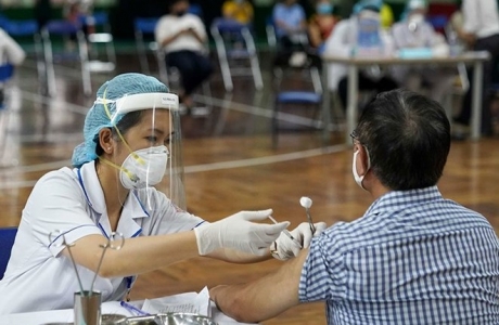 Tiêm vaccine phòng Covid - 19: Vượt mốc 10 triệu liều; người tiêm mũi 2 vượt mốc 1 triệu