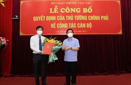 Công bố Quyết định của Thủ tướng Chính phủ về công tác cán bộ