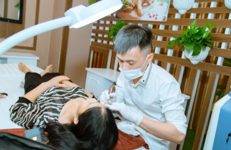 Phun môi tế bào gốc là gì?