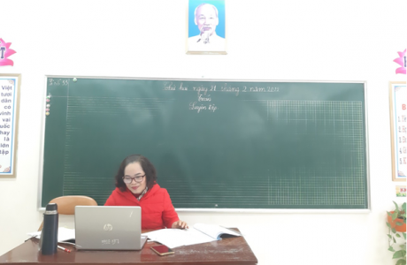 Hòa Bình: Cô giáo tiểu học - sáng tạo cách dạy học trực tuyến trong mùa dịch Covid - 19