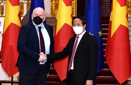 Phó Thủ tướng Lê Văn Thành hội đàm với Phó Chủ tịch điều hành EC