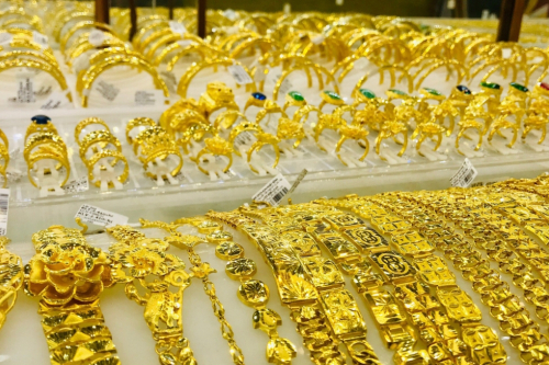 Giá vàng hôm nay 31/5: Thị trường quốc tế tăng vọt, trong nước biến động nhẹ
