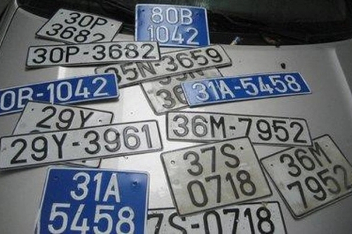 Từ hôm nay (15/8), có phải đổi biển số xe hiện tại thành biển số định danh?