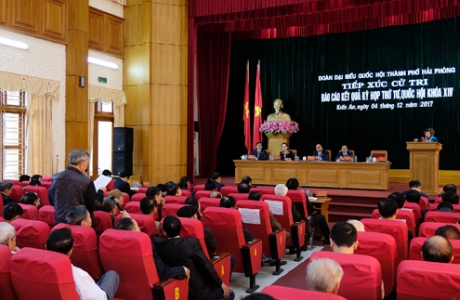 Thủ tướng Chính phủ tiếp xúc cử tri tại Hải Phòng