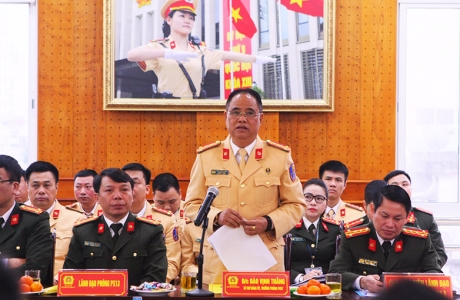 Hà Nội: Ra quân bảo đảm trật tự an toàn giao thông đầu năm 2018