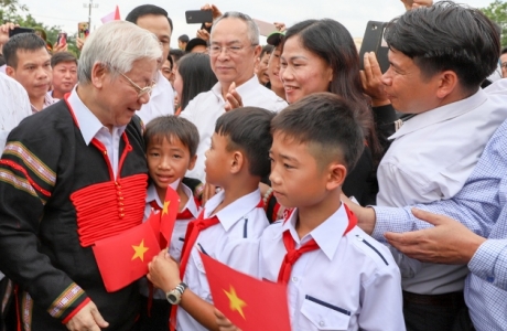 Tổng Bí thư, Chủ tịch nước dự Ngày hội Đại đoàn kết cùng đồng bào Dur Kmăl