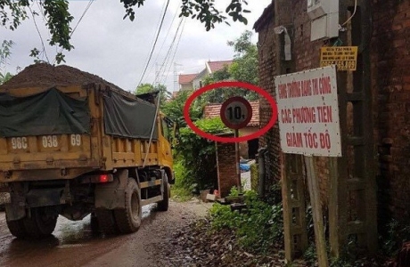 Bắc Giang: “Phớt lờ” biển cấm, xe quá khổ quá tải vẫn ngang nhiên hoành hành