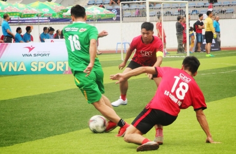 Giải bóng đá 