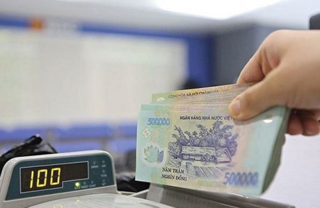 Giá vàng liên tục tăng mạnh, người có tiền nên làm gì lúc này?