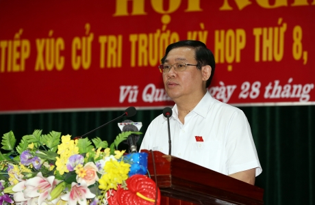 Phó Thủ tướng Vương Đình Huệ tiếp xúc cử tri trước kỳ họp Quốc hội thứ 8