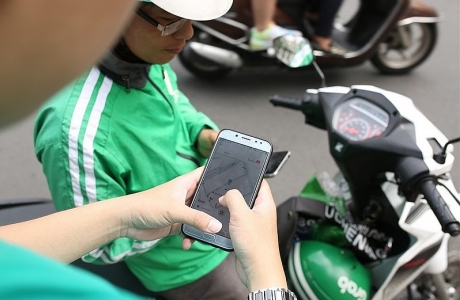 Grab thu phí nếu chờ khách quá 5 phút: Đẩy khó cho khách hàng?
