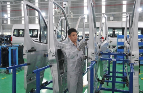 Nên ưu tiên ngành nghề bị ảnh hưởng nặng