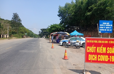  Trạm CSGT 2-19 Công an Tỉnh Gia Lai  trong công tác phòng chống dịch bệnh Covid - 19 