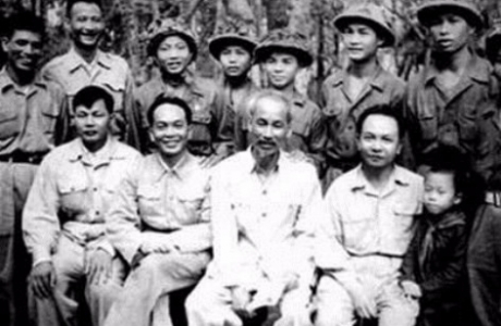 Kỷ niệm 130 năm Ngày sinh Chủ tịch Hồ Chí Minh:  Tháng Năm và đạo lý dân tộc 