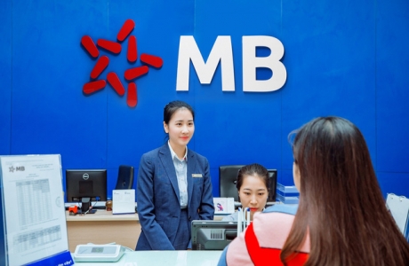 Làn sóng tăng vốn của các ngân hàng vẫn tiếp diễn