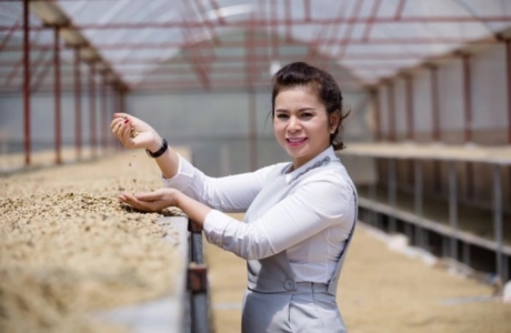 Doanh nhân tuổi Sửu: Khát vọng vươn ra 120 thị trường của nữ doanh nhân Lê Hoàng Diệp Thảo