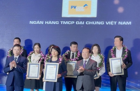 PVcomBank vinh dự trong Top 500 DN tăng trưởng nhanh nhất VN 2021