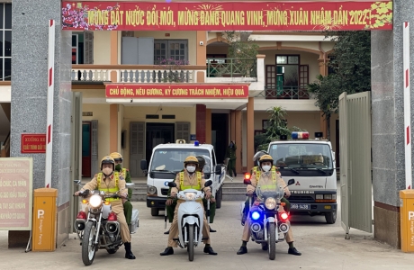 Thanh Hóa - Lực lượng Cảnh sát giao thông ra quân tuyên truyền, xử lý vi phạm trật tự an toàn giao thông