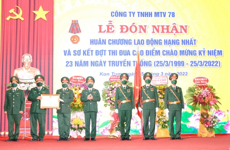 Công ty 78 (Binh đoàn 15) tổ chức đón nhận Huân chương Lao động hạng Nhất