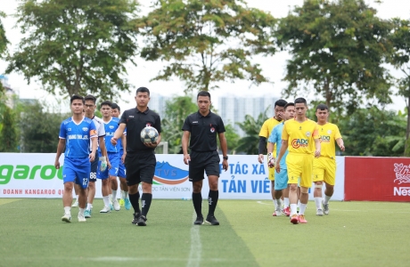 Tứ kết: Trận đấu giữa FC Hoàng Thu và FC Ado Group