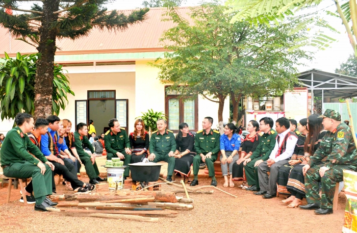 Binh đoàn 15: Gắn bó máu thịt với đồng bào, quyết tâm giữ vững thành trì lòng dân trên địa bàn chiến lược   