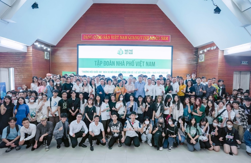 sinh-vien-hau-khoi-nghiep-trong-linh-vuc-bat-dong-san-1642898672