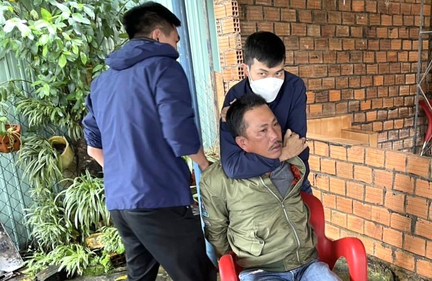 Bắt giữ đối tượng “bảo kê” thu mua sầu riêng