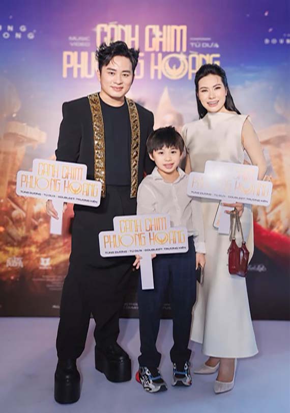 Ca sĩ Tùng Dương và cuộc hôn nhân viên mãn bên bà xã hơn 2 tuổi, ít xuất hiện- Ảnh 6. Ca sĩ Tùng Dương và cuộc hôn nhân viên mãn bên bà xã hơn 2 tuổi, ít xuất hiện- Ảnh 6.