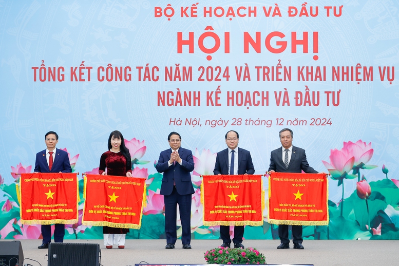 Thủ tướng: Ngành kế hoạch-đầu tư và thống kê tiếp tục phát huy tinh thần '5 tiên phong'- Ảnh 8.