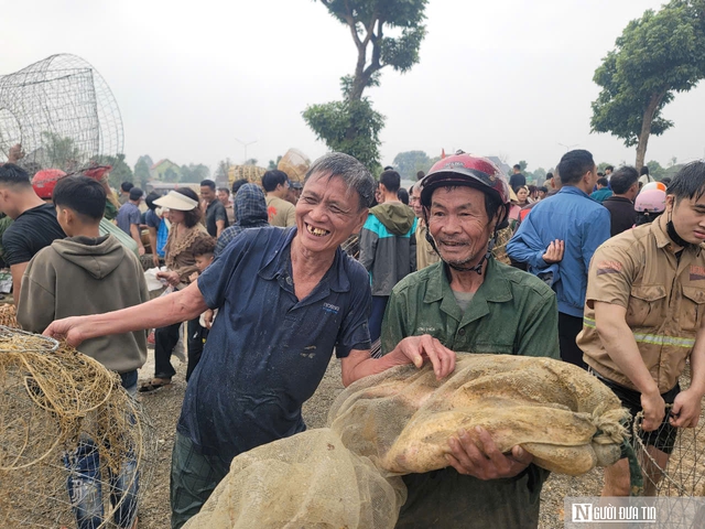 Hàng tấn cá được đánh bắt tại lễ hội ngày cận Tết- Ảnh 13.