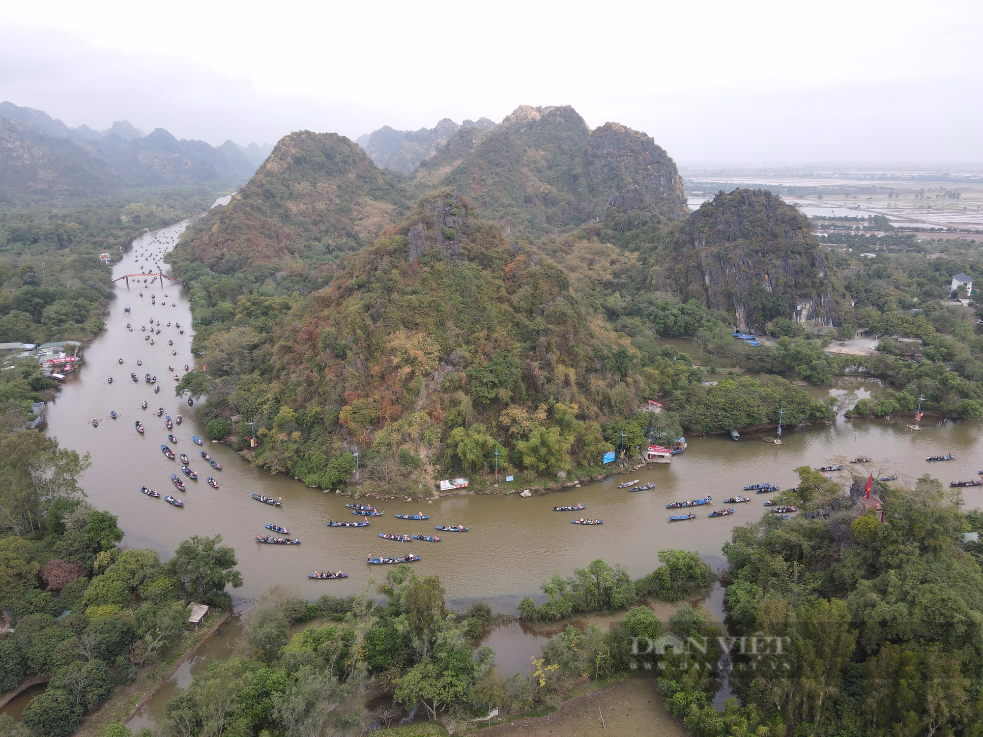 Chùa hương đón 9,2 vạn người trước ngày khai hội, dự đoán con số bất ngờ lượng du khách năm nay   - Ảnh 4.