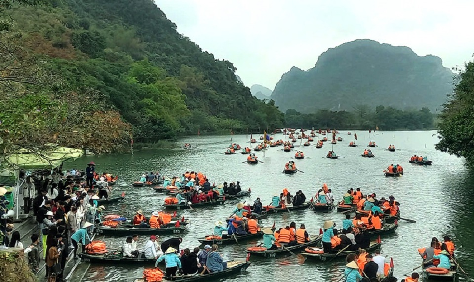 Du kh&aacute;ch tham quan Khu du lịch sinh th&aacute;i Tr&agrave;ng An.