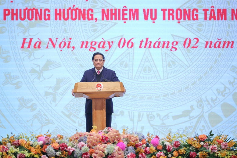 Thủ tướng: Chuyển từ 'xin - cho' sang chủ động phục vụ dịch vụ công với người dân, doanh nghiệp- Ảnh 13.