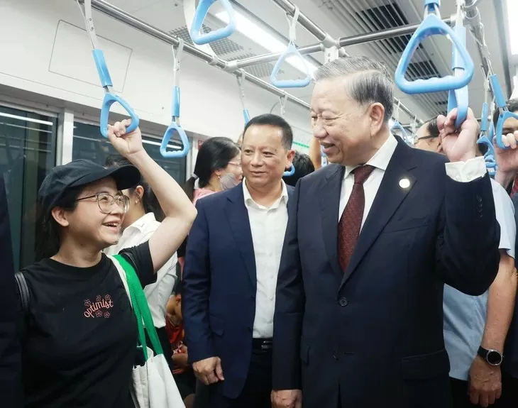 Tổng Bí thư Tô Lâm bất ngờ trải nghiệm tuyến Metro ‘không thông báo trước’