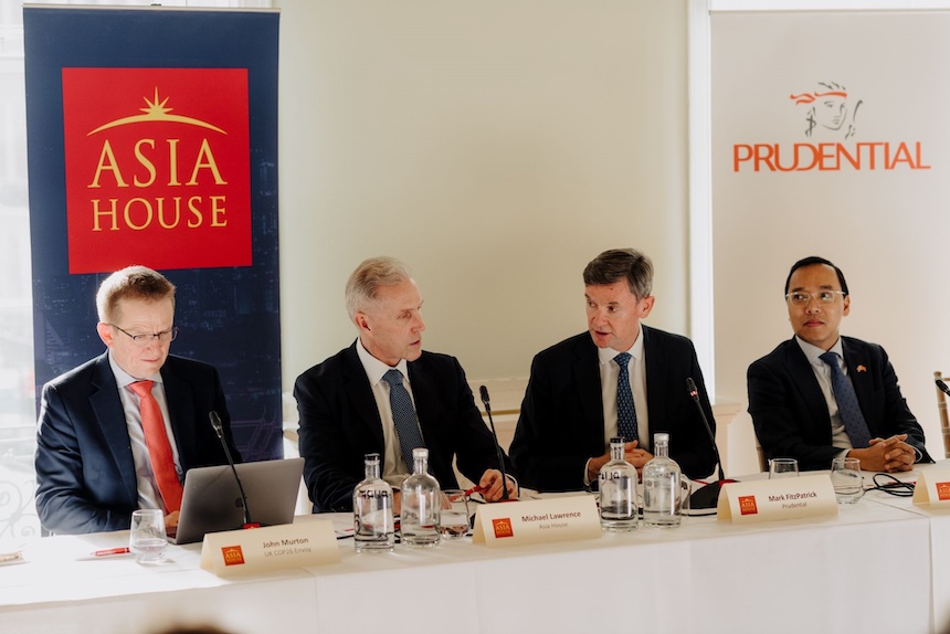 Prudential đã tổ chức hội nghị bàn tròn về chính sách tại Asia House ở London, với sự tham gia của đại diện cấp cao Tập đoàn Prudential và ông Nguyễn Hoàng Long, Đại sứ Việt Nam tại Vương Quốc Anh.