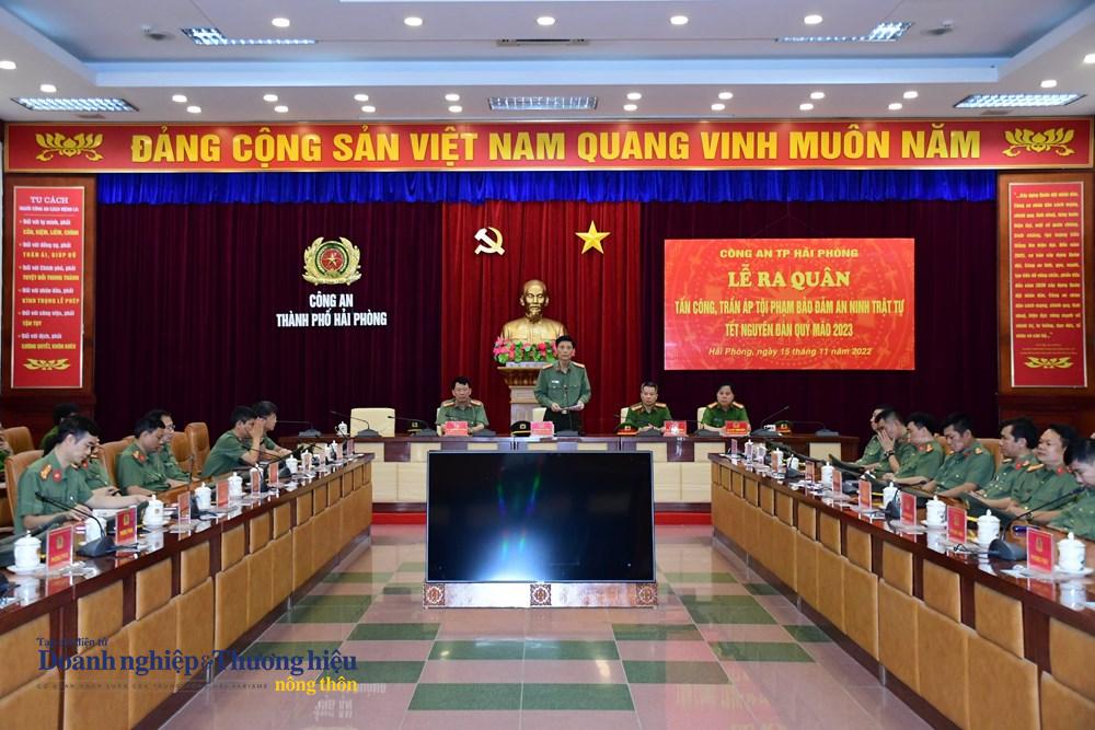Đại tá Phạm Viết Dũng – Phó Giám đốc Công an TP Hải Phòng phát lệnh ra quân.