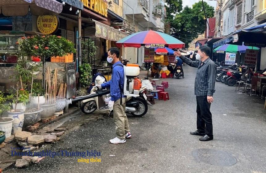 Phun thuốc muỗi