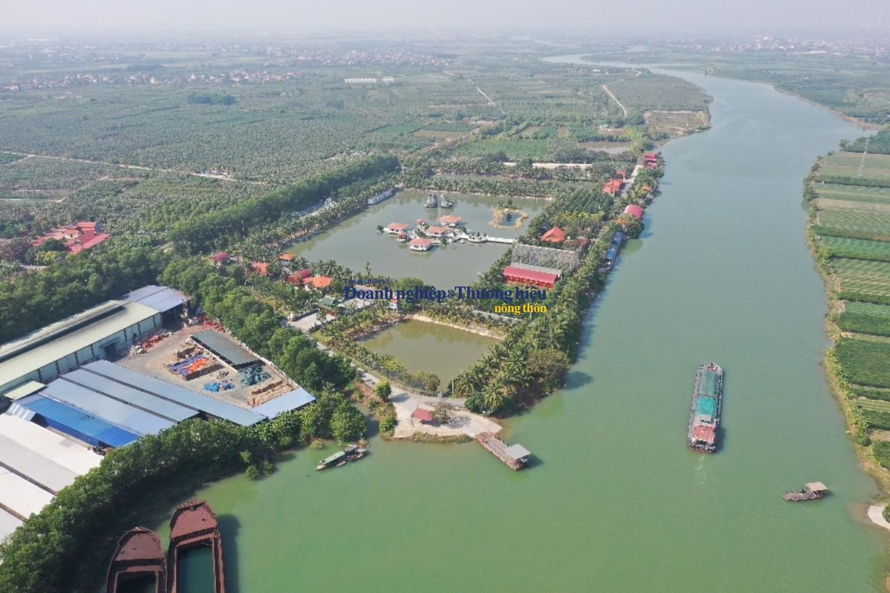 Toàn cảnh xây dựng biệt phủ trên mặt sông, án ngữ đê hữu Kinh Môn, cản trở hành lang thoát lũ