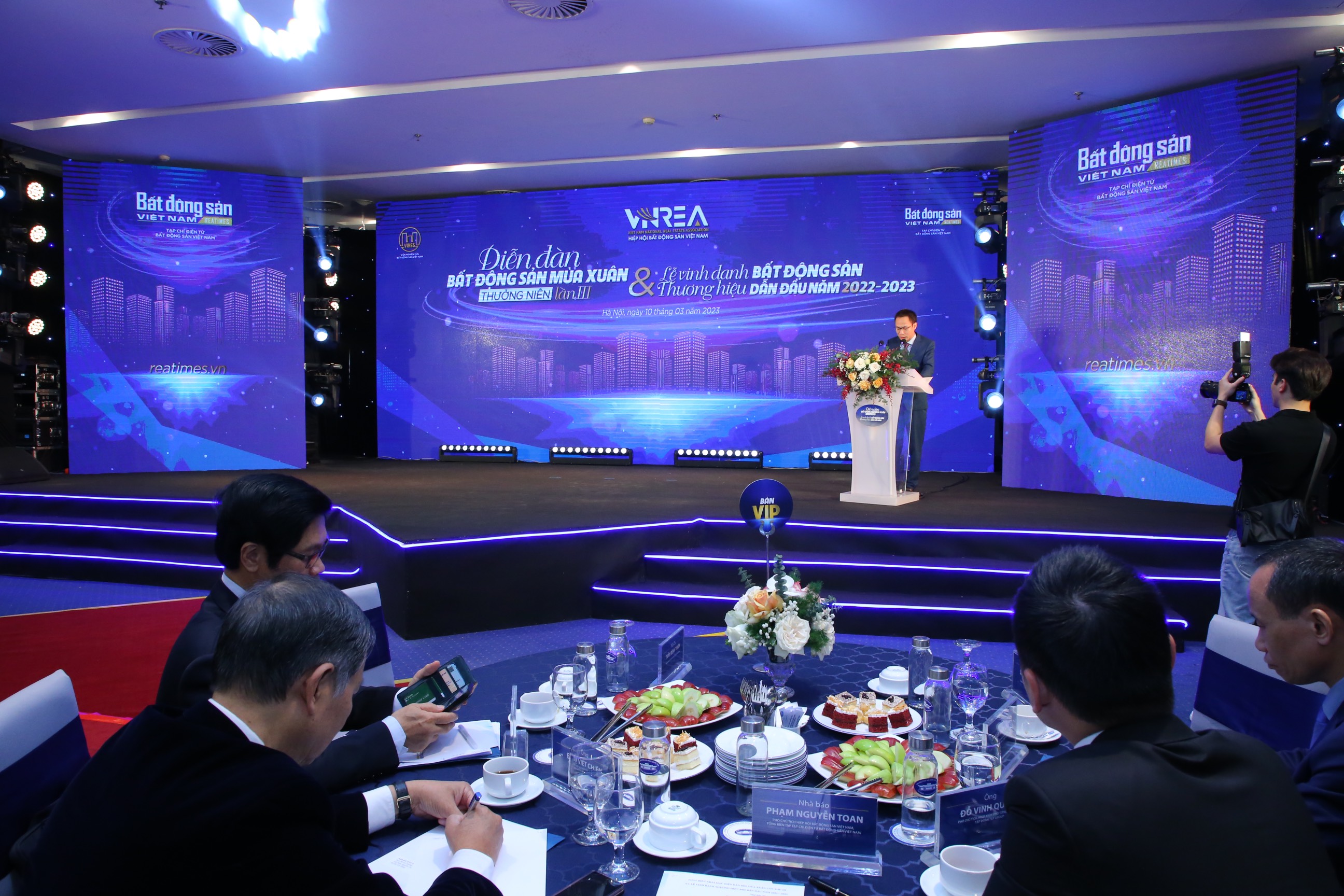 Diễn đàn Bất động sản Mùa Xuân lần III và Lễ Vinh danh thương hiệu Bất động sản dẫn đầu năm 2022 - 2023. Ảnh: Reatimes.
