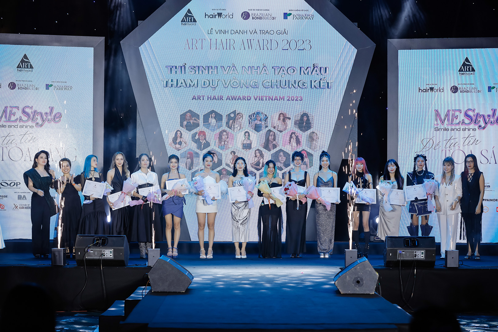 Các thí sinh và NTM đồng hành tham dự vòng chung kết AHAV 20232