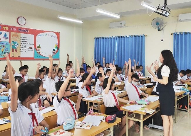 Mức đóng và quyền lợi của học sinh, sinh viên tham gia BHYT (ảnh minh hoạ)