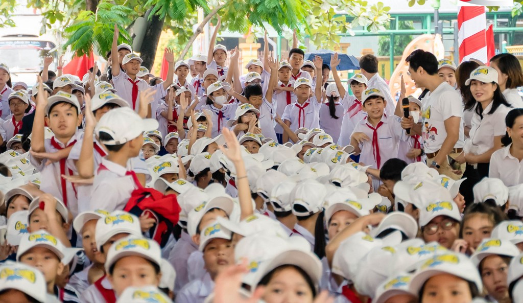 Học sinh tỉnh Quảng Bình hào hứng tham gia dự án giáo dục Tài chính thông minh Cha-Ching năm học 2023 - 2024.