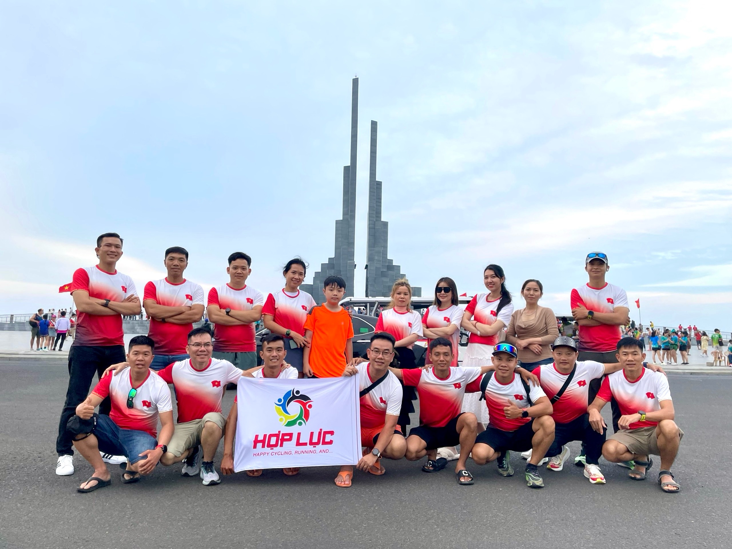 Hợp Lực Team đã sẵn sàng để tranh tài tại VPBank Can Tho Music Night Run 2024.