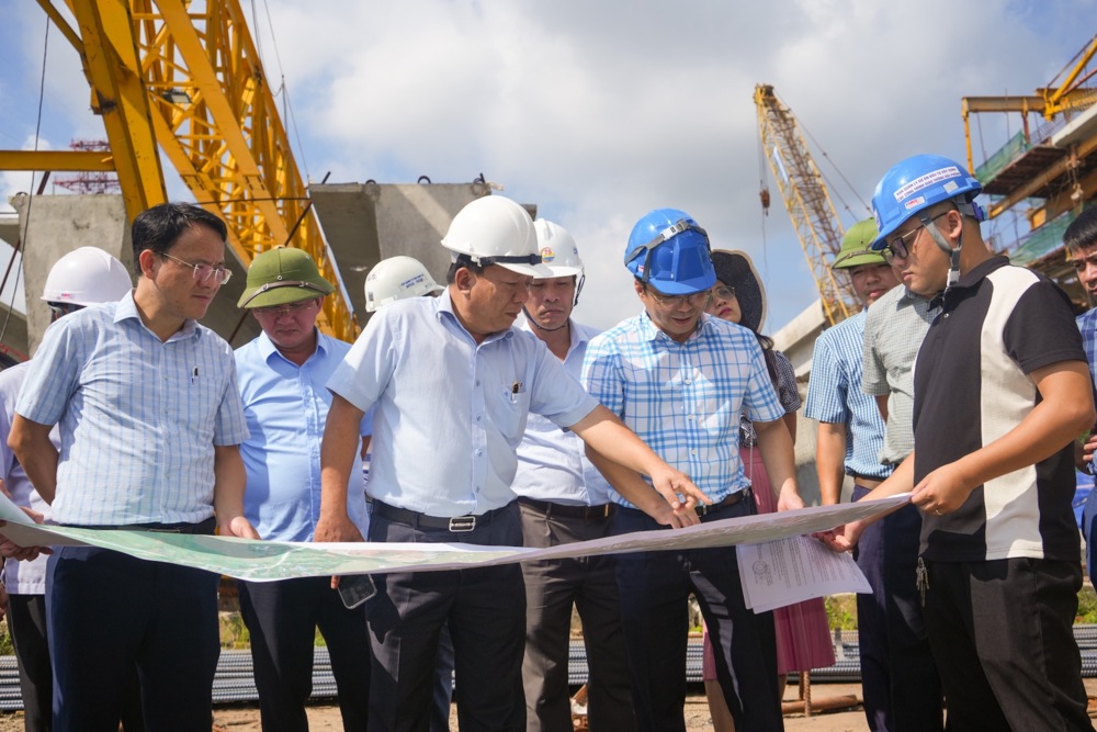 Phó Chủ tịch UBND thành phố Nguyễn Đức Thọ kiểm tra tình hình tiến độ thi công cầu Lại Xuân Phó Chủ tịch UBND thành phố Nguyễn Đức Thọ kiểm tra tình hình tiến độ thi công cầu Lại Xuân