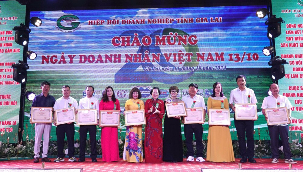 Gia Lai tôn vinh 84 doanh nghiệp, doanh nhân tiêu biểu 6