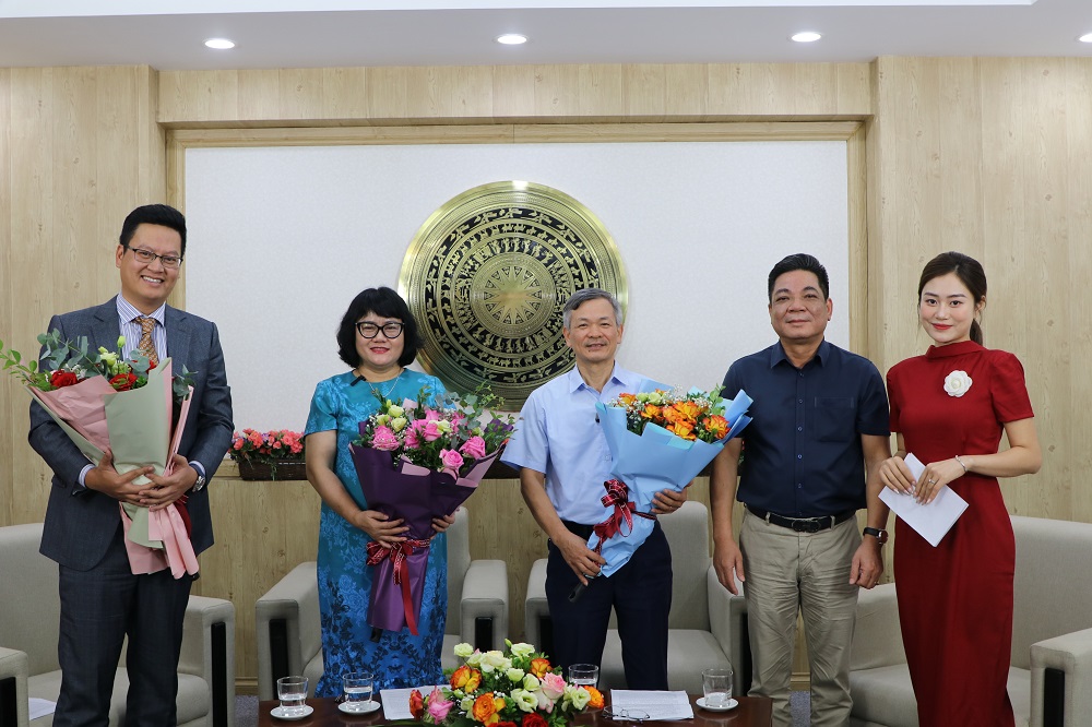 Tọa đàm trực tuyến 'Hoàn thiện quy định về trạm sạc, thúc đẩy phát triển thị trường xe điện tại Việt Nam' 1